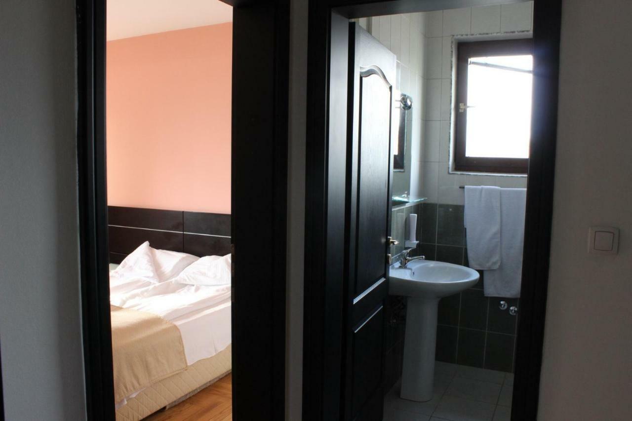 Hotel Beograd - Yu Lukavica Eksteriør bilde